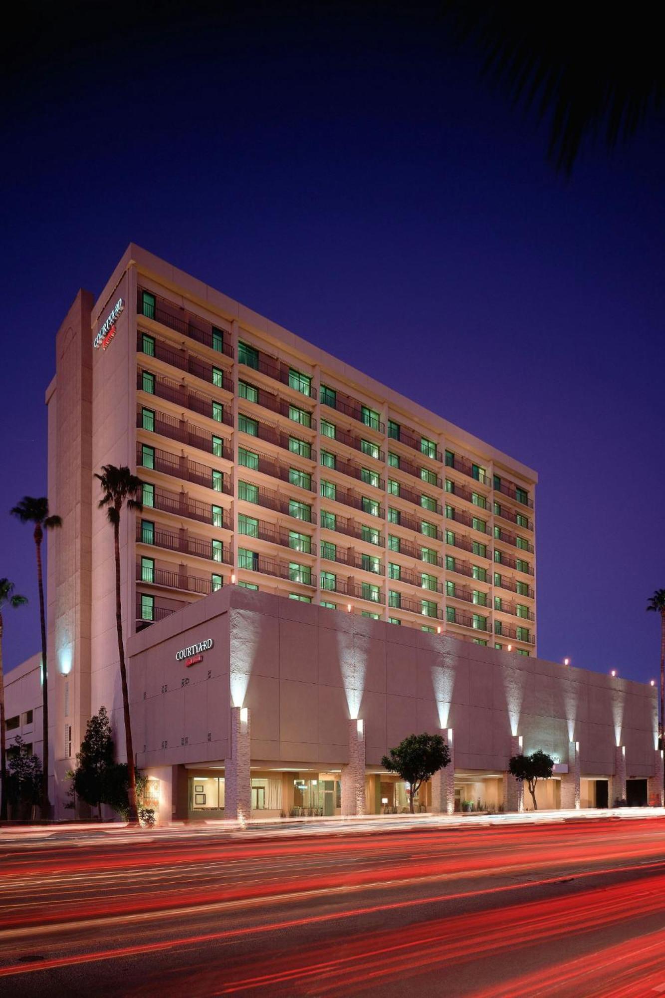 Courtyard Angeles Sherman Oaks Hotel 3*